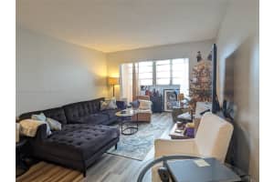 1555 W 44th Pl APT 303, Hialeah, FL 33012, Sold 01/29/24