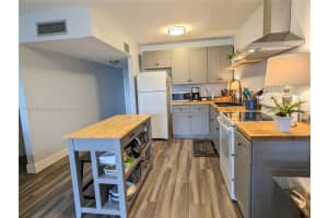 1555 W 44th Pl APT 303, Hialeah, FL 33012, Sold 01/29/24