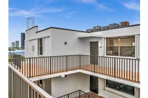 3350 NE 192 St 5f b, Aventura, FL 33180, Sold 05/03/24