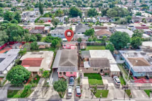 854 E 24th St, Hialeah