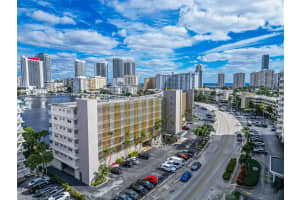 400 Golden Isles Dr APT 47, Hallandale Beach, FL 33009, Sold 05/24/24