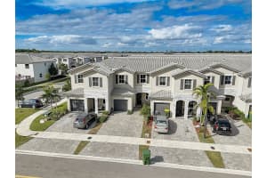 2645 SE 13th St, Homestead, FL 33035, Sold 03/26/24
