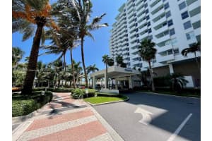 2899 Collins Ave APT 904, Miami Beach, FL 33140, Sold 09/30/24