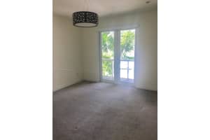 10464 NW 66th St, Doral, FL 33178, Sold 04/03/24