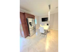 6900 NW 179th St Apt 113-1, Hialeah, FL 33015, Sold 03/14/24