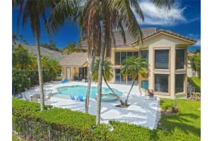 601 Laurel Ln E, Pembroke Pines, FL 33027, Sold 02/16/24