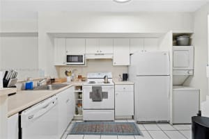 5077 NW 7th St APT 810, Miami, FL 33126, Sold 03/28/24