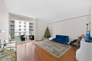 5077 NW 7th St APT 810, Miami, FL 33126, Sold 03/28/24