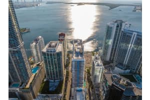 1200 Brickell Bay Dr APT 1823, Miami, FL 33131, Sold 09/10/24