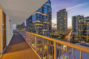 1200 Brickell Bay Dr APT 1823, Miami, FL 33131, Sold 09/10/24