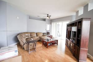 725 SE 28th Ln, Homestead, FL 33033, Sold 10/30/24