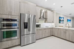 87 Hendricks Isle, Fort Lauderdale, FL 33301, Sold 02/09/24