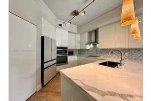 3001 NE 185th St APT 516, Aventura, FL 33180, Sold 04/25/24
