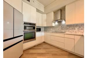 3001 NE 185th St APT 516, Aventura, FL 33180, Sold 04/25/24