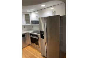 901 Euclid Ave APT 4, Miami Beach, FL 33139, Sold 02/14/24