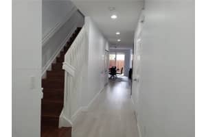 293 Las Brisas Cir, Weston, FL 33326, Sold 03/04/24