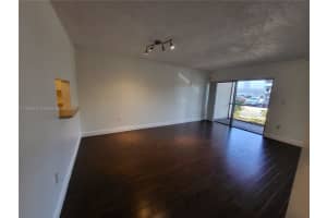 711 N Pine Island Rd APT 111, Plantation, FL 33324, - MLS#A11508012