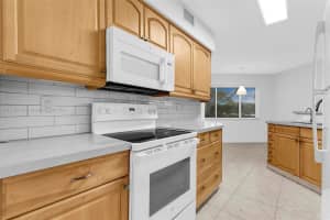 9228 NW 9th Ct #9228, Plantation, FL 33324, Sold 01/26/24