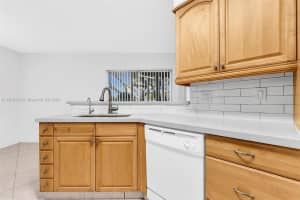9228 NW 9th Ct #9228, Plantation, FL 33324, Sold 01/26/24