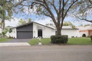 3303 E Island Rd, Hollywood, FL 33026, Sold 05/15/24