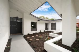3303 E Island Rd, Hollywood, FL 33026, Sold 05/15/24