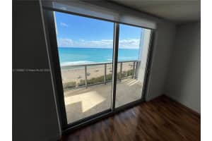 6039 Collins Ave APT 1727, Miami Beach, FL 33140, Sold 04/01/24