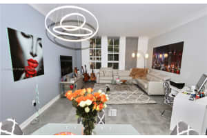 3001 NE 185th St APT 338, Aventura, FL 33180, Sold 09/09/24