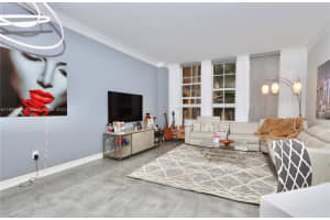 3001 NE 185th St APT 338, Aventura, FL 33180, Sold 09/09/24