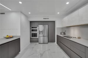 2500 Parkview Dr APT 1112, Hallandale Beach, FL 33009, Sold 04/15/24