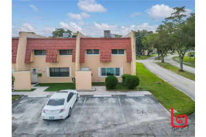 2 Meacham Ln, Tamarac, FL 33319, Sold 04/19/24