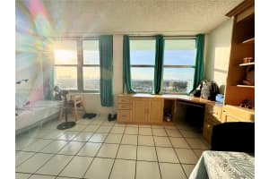 2899 Collins Ave APT 1744, Miami Beach, FL 33140, Sold 04/10/24
