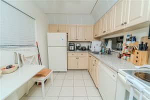 5130 Las Verdes Cir APT 305, Delray Beach, FL 33484, Sold 02/16/24