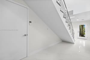 532 SE 1st Cir, Pompano Beach, FL 33060, Sold 03/07/24