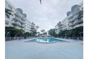 486 NW 165th St b 102, Miami, FL 33169, Sold 03/29/24