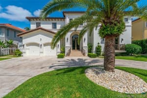 16433 Ne 31st Ave, North Miami Beach