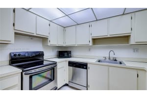 3150 W Rolling Hills Cir APT 703, Davie, FL 33328, Sold 03/08/24