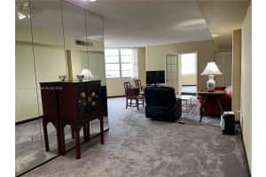 801 Brickell Bay Dr APT 862, Miami, FL 33131, Sold 04/17/24