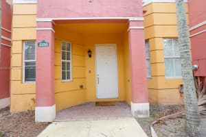 2150 Shoma Dr 226, Royal Palm Beach
