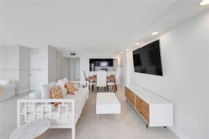 600 NE 36th St APT 1614, Miami, FL 33137, Sold 02/28/24