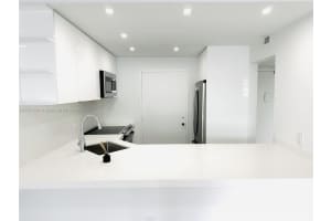 345 Ocean Dr APT 610, Miami Beach, FL 33139, Sold 04/25/24