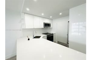 345 Ocean Dr APT 610, Miami Beach, FL 33139, Sold 04/25/24