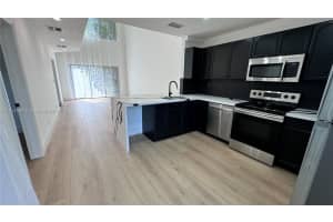 370 City View Dr #370, Fort Lauderdale, FL 33311, Sold 05/10/24
