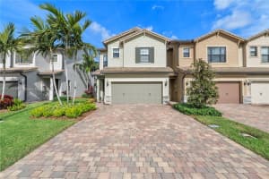 8339 Cadre Noir Rd, Wellington, FL 33467, Sold 02/15/24
