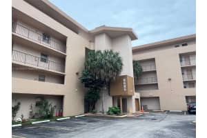 8895 Fontainebleau Blvd APT 410, Miami, FL 33172, Sold 05/16/24