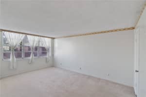 137 Golden Isles Dr APT 811, Hallandale Beach, FL 33009, Sold 04/12/24