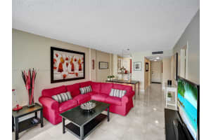2601 NW 48th Terrace APT 252, Lauderdale Lakes, FL 33313, Sold 05/01/24