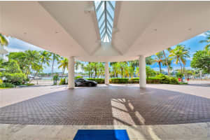 5151 Collins Ave APT 1525, Miami Beach, FL 33140, Sold 04/01/24