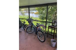 9701 NW 83rd St, Tamarac, FL 33321, Sold 04/12/24