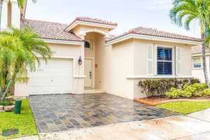 13192 NW 8th St #1, Pembroke Pines, FL 33028, Sold 03/07/24
