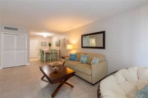 1200 West Ave APT 323, Miami Beach, FL 33139, Sold 05/21/24